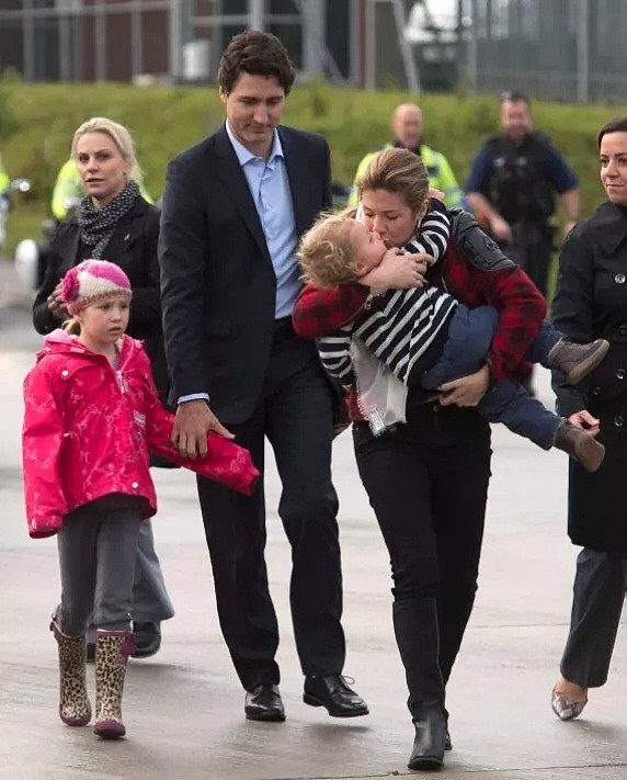 加拿大总理大爆粗口：新冠疫情烂透了，简直想放弃， 一群蠢货正毁掉这个国家！（组图） - 7