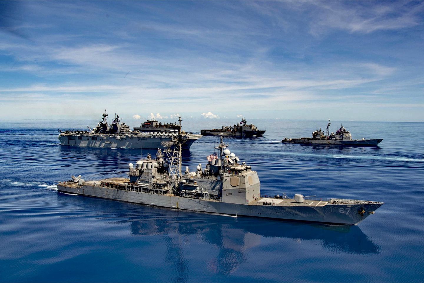 2020年9月下旬，美军在关岛附近举行大规模演习。（美国海军官网）