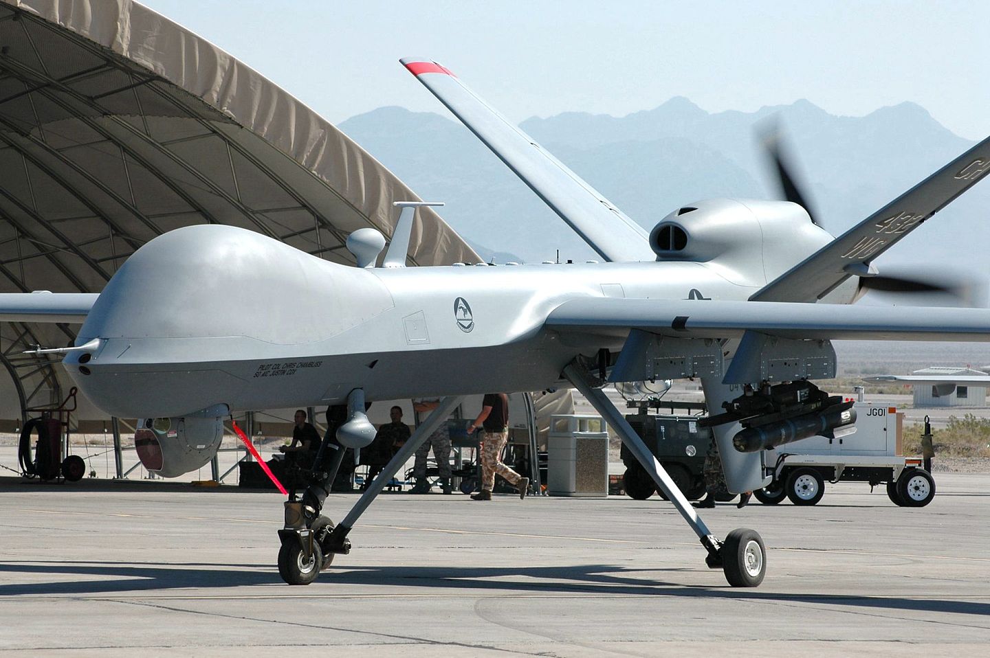 美军MQ-9无人机是第一款专门设计作为猎杀用途的无人机，但它也可以执行情报、监视与侦察等任务。（Flickr@Stephen Huckvale Photography）