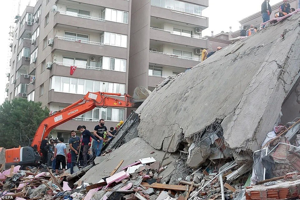 恐怖！7级地震+海啸狂袭，超700人伤亡， 高楼顷刻倒塌，城市夷为平地（组图） - 25