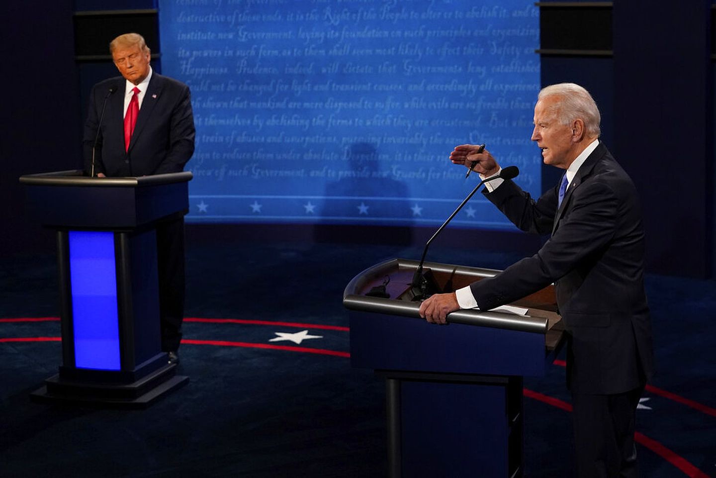10月23日最后一场大选辩论，拜登和特朗普就“在华商业利益”交锋。（AP）