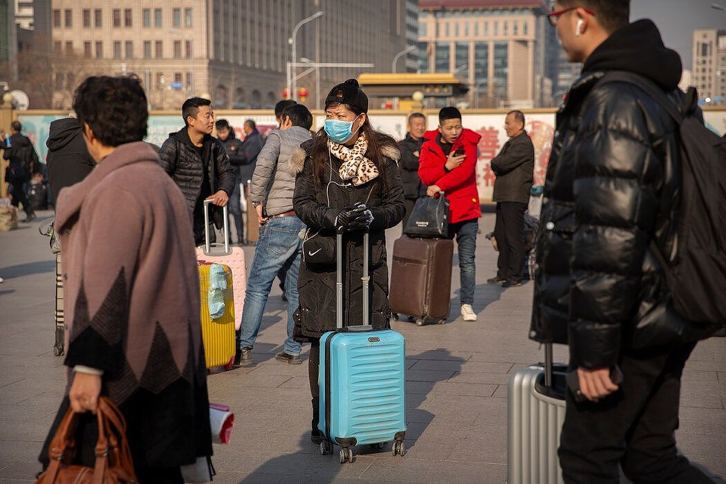 1月17日，北京的一个火车站。当时中部城市武汉有两人死于这种新的冠状病毒。
