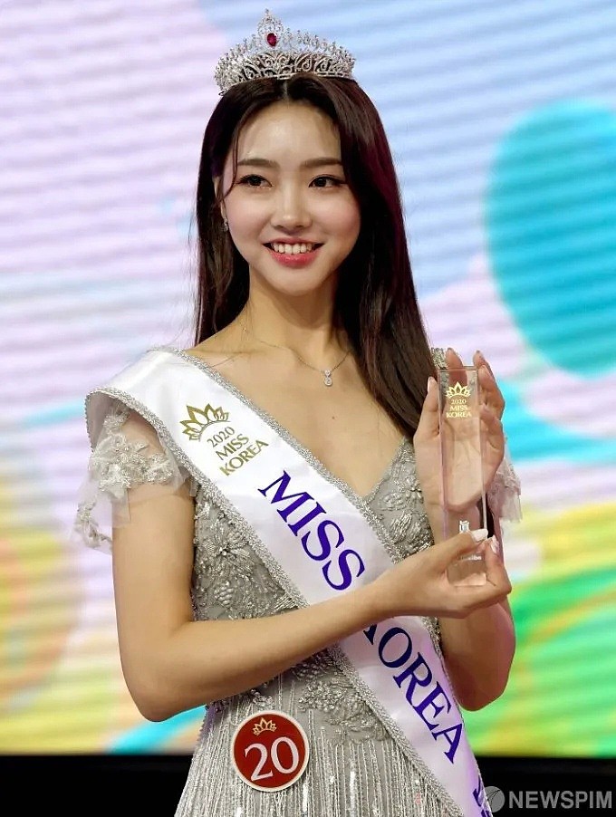 【美女】最新韩国小姐冠军出炉！全部素颜穿正装参赛，结果还是选了网红脸？（组图） - 9