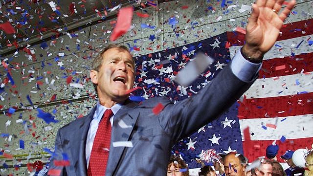 乔治·W·布什在2000年总统选举中胜出，这是他在佛罗里达州庆祝胜利。