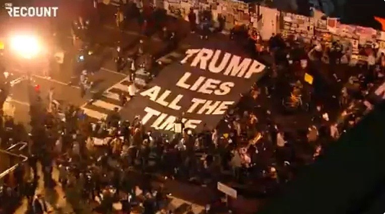 拜登摇摆州大反转，特朗普要求重新计票，全美爆发抗议，白宫遭示威者包围（视频/组图） - 20