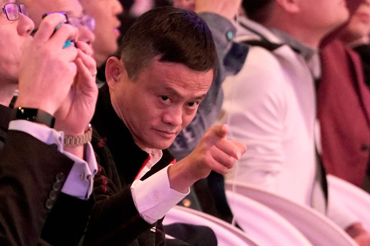 马云是中国舆论场中的热点人物。图为马云出席2018年11月阿里巴巴集团“双十一”晚会。 （VCG）
