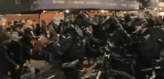 美国多地选后动荡，曼哈顿大规模示威60人被捕，纽约再次部署警力（视频/组图） - 7