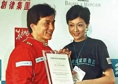 插足成龙婚姻，生下“小龙女”后欲上位，却惨遭抛弃：和已婚男痴缠一生的她，如今还没清醒？（组图） - 5