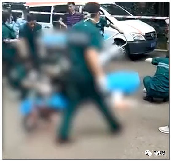 暴怒！无辜快递员、过路女子莫名被跳楼者砸死，这算什么？（组图） - 120