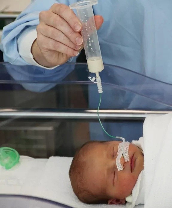 澳洲11天大婴儿因普通病毒在医院离世！心碎的母亲提醒：这两个字没说，就别放弃（组图） - 9