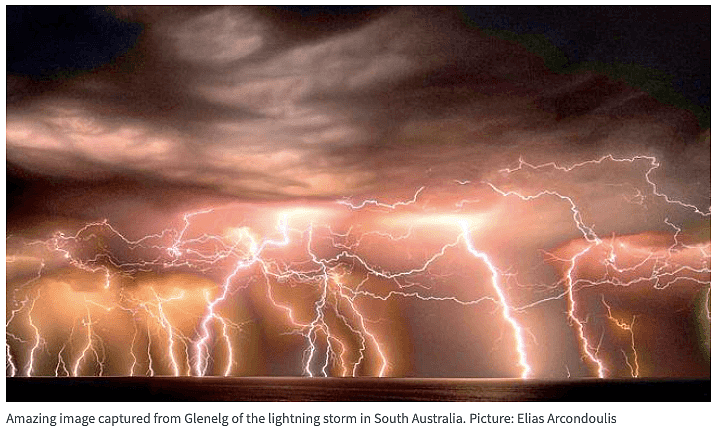 30万道闪电轮番轰炸阿德！致南澳3万户停电，146处火灾（组图） - 2