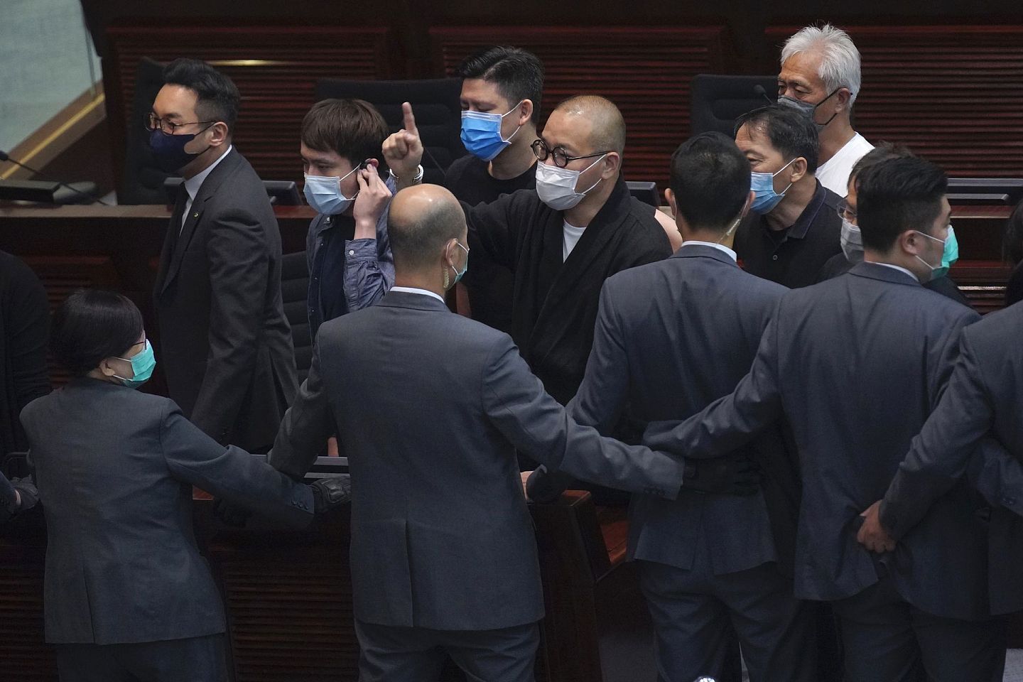 香港泛民多次在立法会阻挠会议进行。（AP）