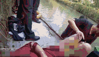 气愤！5秒视频看怒了，中国小伙救起落水女子，却被她一脚踹下了河…（视频/组图） - 7
