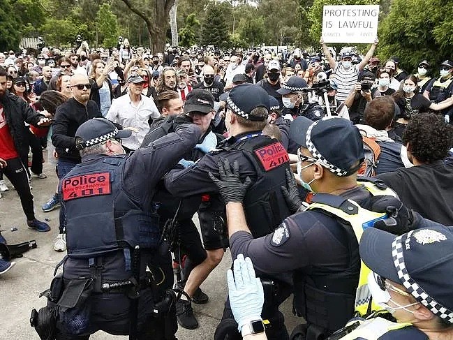 多国爆发大规模战争！现场尸横遍野，空袭视频曝光，这是什么魔幻的2020年... - 53