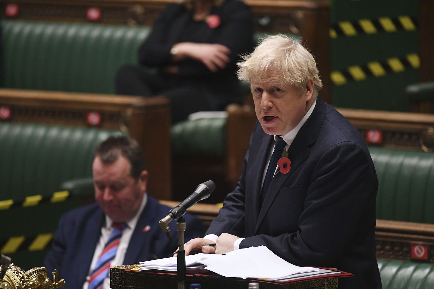 的英国首相约翰逊在11月11日来列下议院，出席首相答问环节。（AP）