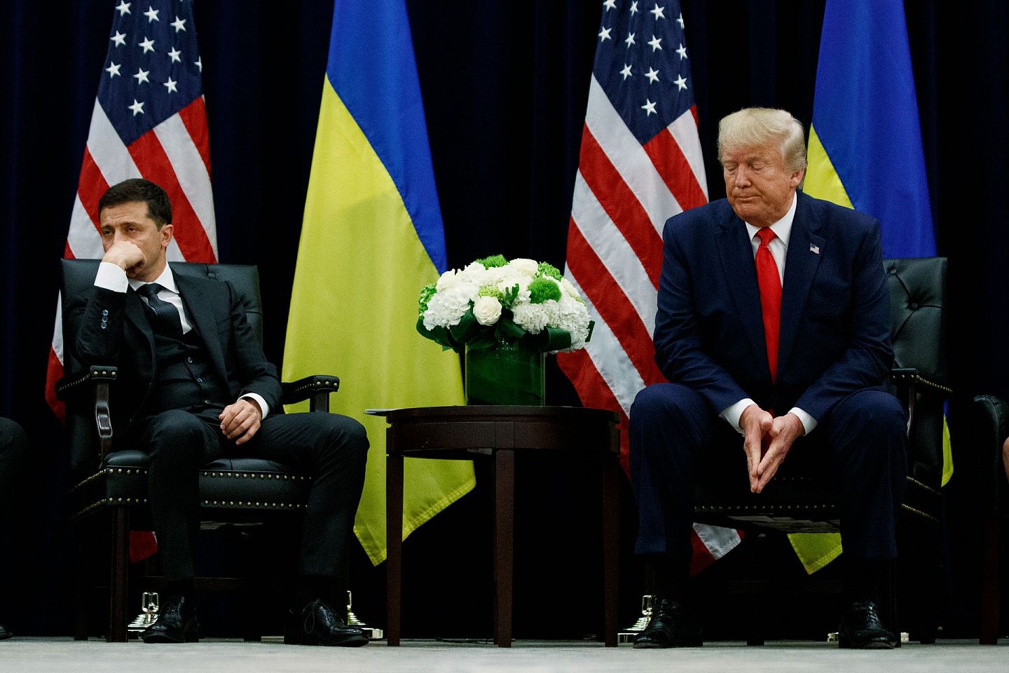 总统泽连斯基11月9日确诊新冠肺炎后，乌克兰多名高层也相机确诊。图为2019年9月25日，美国总统特朗普（Donald Trump）在纽约巴克莱洲际酒店会见泽连斯基。（AP）