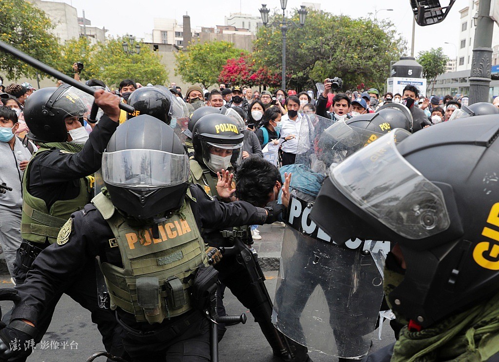 秘鲁上演致命示威，新总统上任仅6天就下台（视频/组图） - 3