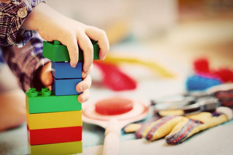 play-wooden-blocks-tower-kindergarten-child-toys-1864718.jpg,0