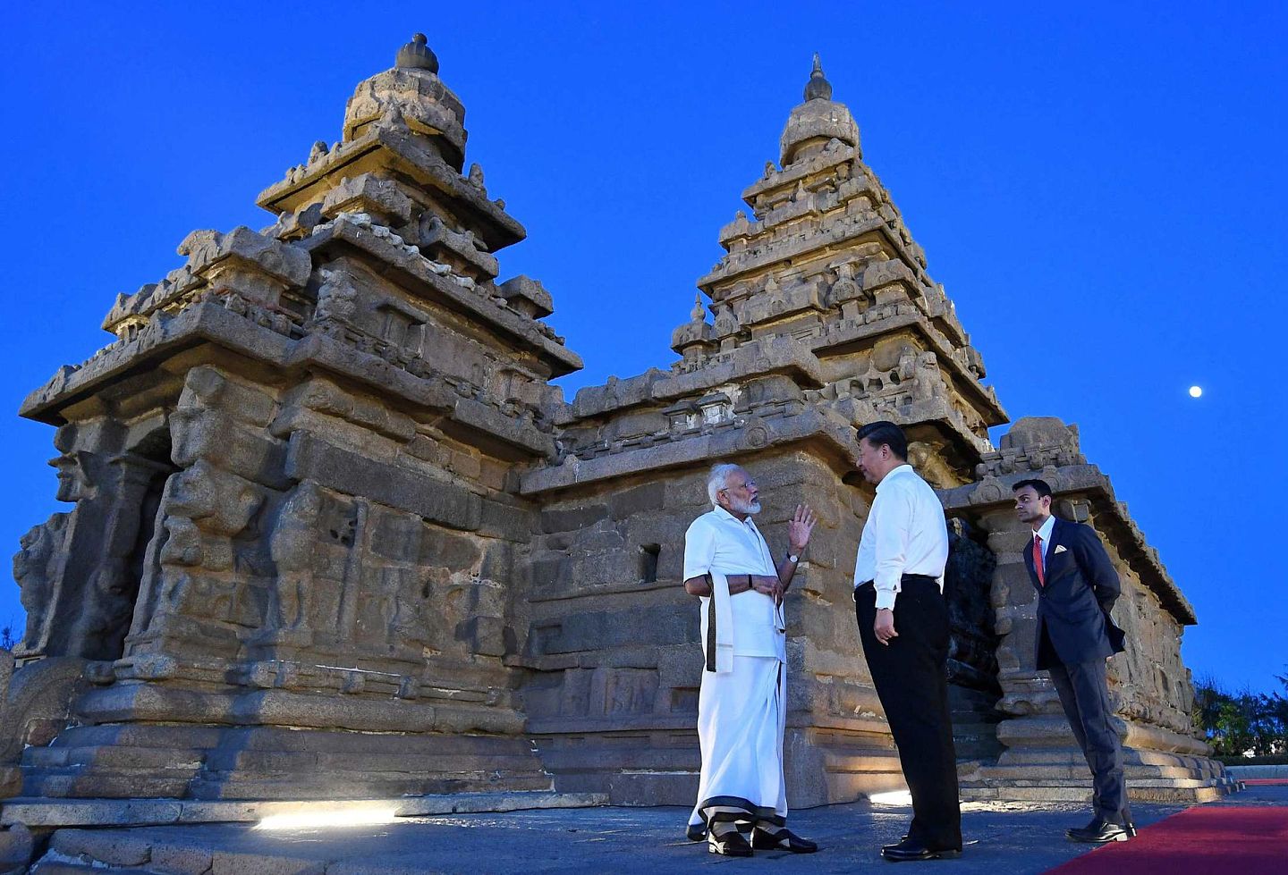 事实上，新德里方面一直试图把所有上古时期的印度文明都归并入印度教体系，譬如2019年时莫迪与中国国家主席习近平同游的马马拉普拉姆的五战车神庙、海岸神庙大都是印度教遗迹，而非印方试图宣传的“佛教王国”遗址。（路透社）