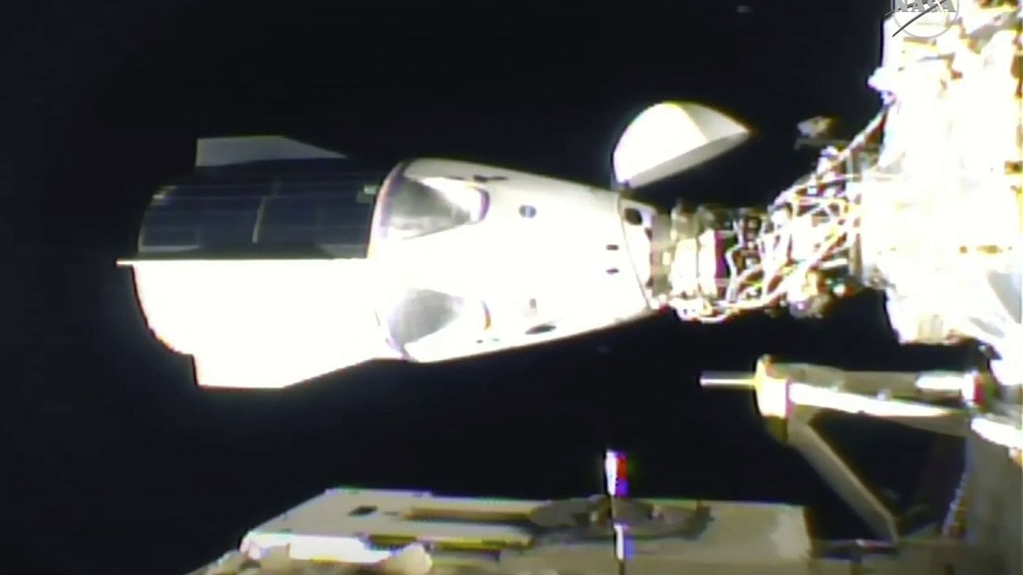 SpaceX龙飞船：图为11月16日，太空探索技术公司SpaceX的太空船龙飞船之照片。（AP）