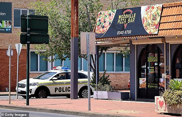 “下地狱，你们是南澳的敌人！”披萨店店员撒谎致“封城”，遭全民网络暴力（视频/组图） - 3