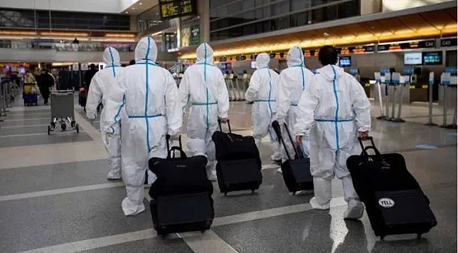 浦东机场共关联新冠确诊7例，连夜测核酸！一天10个航班熔断，回国更难了…（组图） - 15
