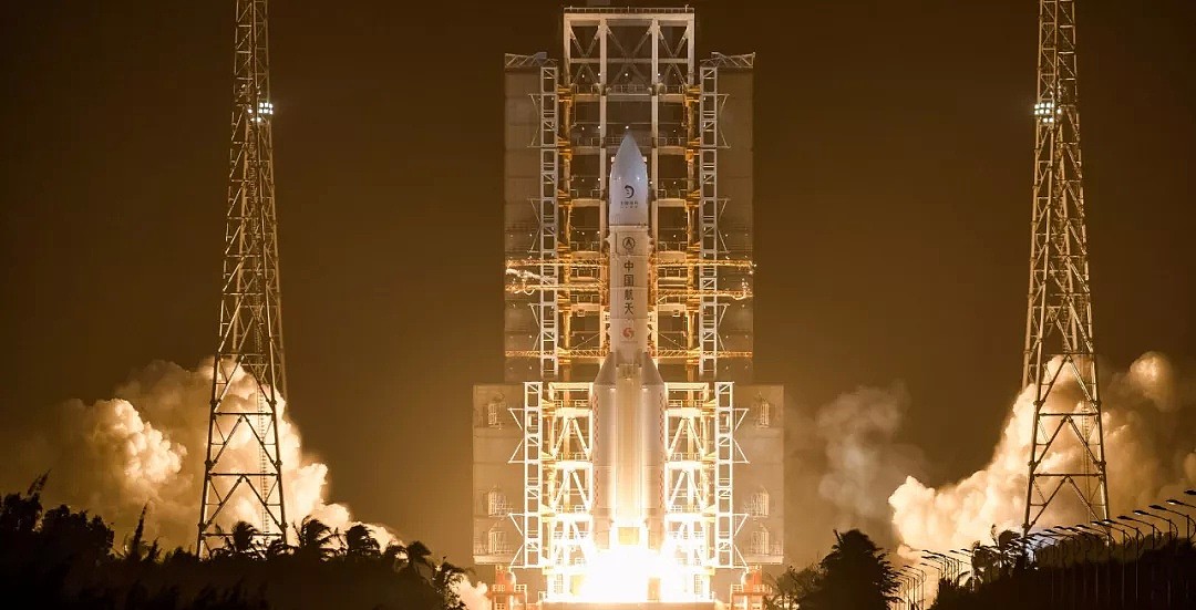 嫦娥五号发射成功，中国航天历史性一幕，首次造访月球陌生地带并将采样返回（视频/组图） - 1