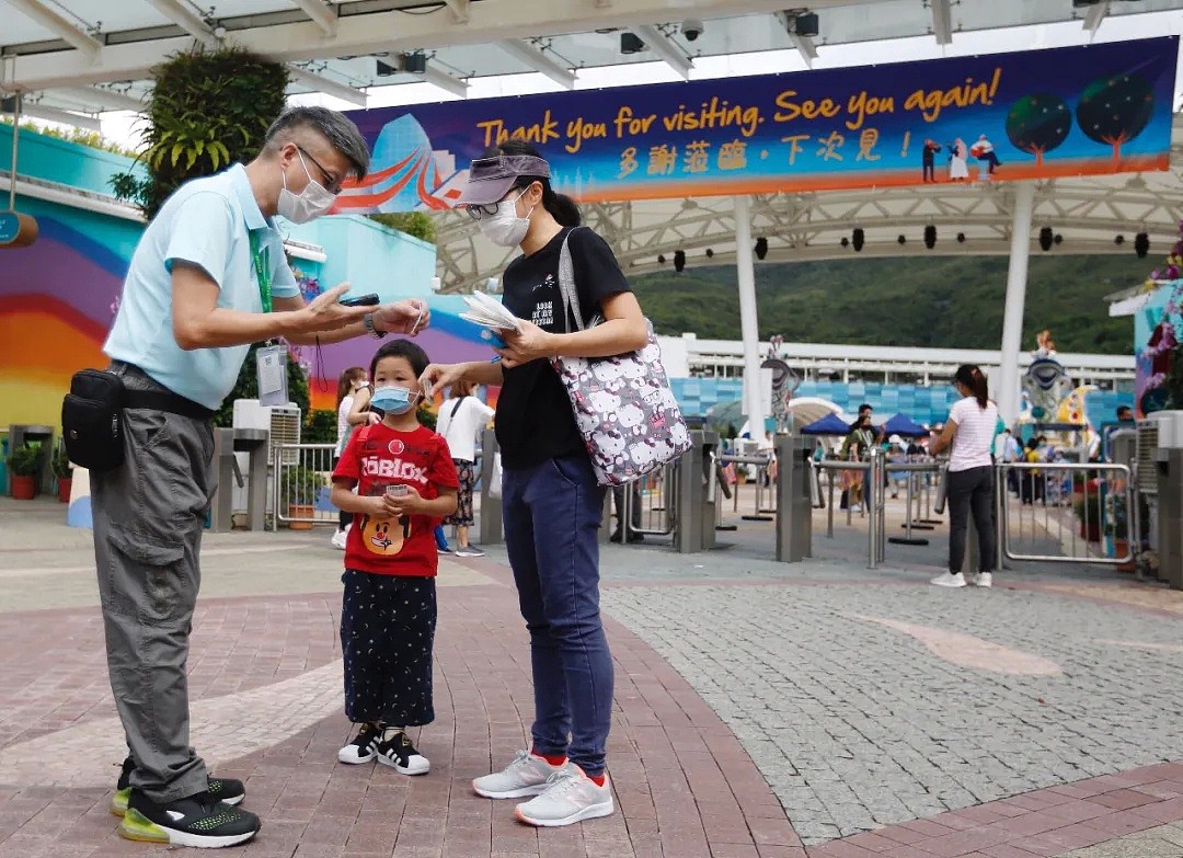 上海浦东机场又有新确诊，香港出现最大感染群组，130人集体感染！吴尊友：冬季面临大考（组图） - 2
