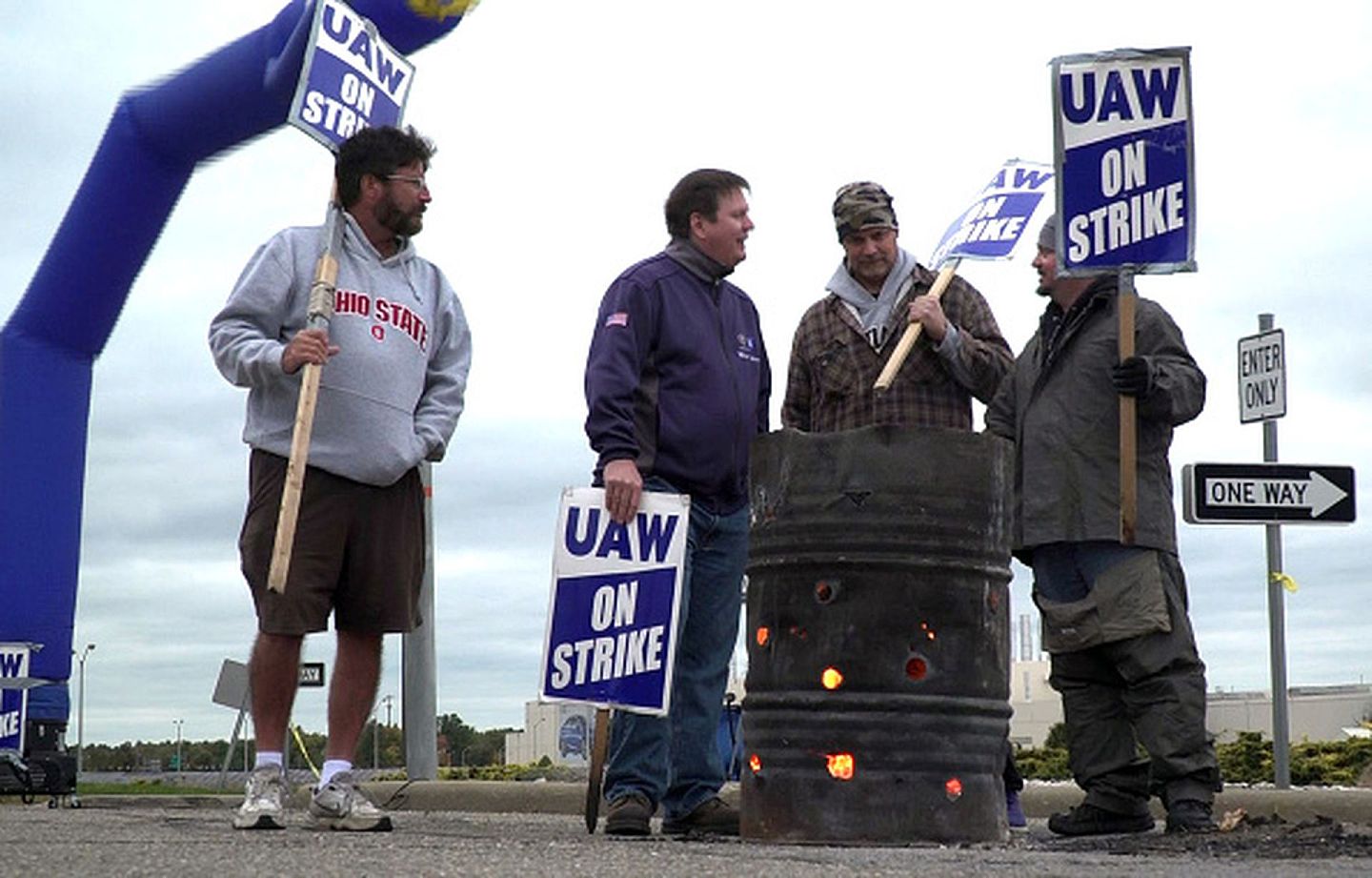 2019年10月，美国俄亥俄州洛兹敦市的汽车工人联合会对通用汽车发起了罢工。此前，通用汽车决定关闭美国的五家工厂。（Getty）