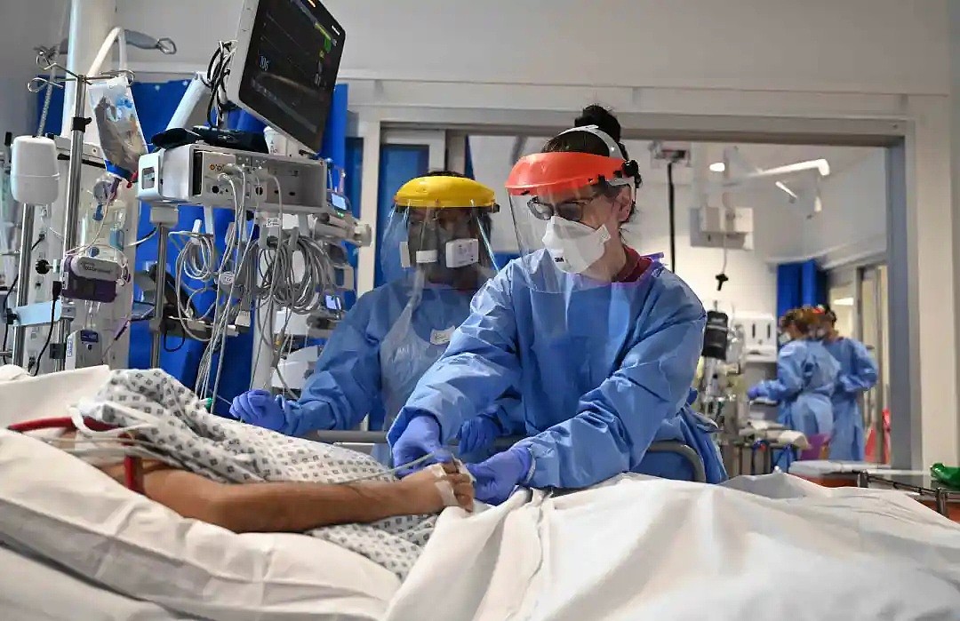 加拿大ICU医生一段视频爆火！模拟新冠重症病人死前看到景象（视频/组图） - 5