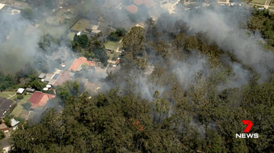 西悉尼山火失控！大火扑向街边民宅，消防局敦促当地居民做好撤离准备（组图） - 6