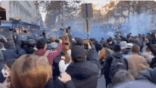 全法70城大游行，巴黎近5万人引暴乱，与警察对战：“勿以安全为借口限制自由”（组图） - 7