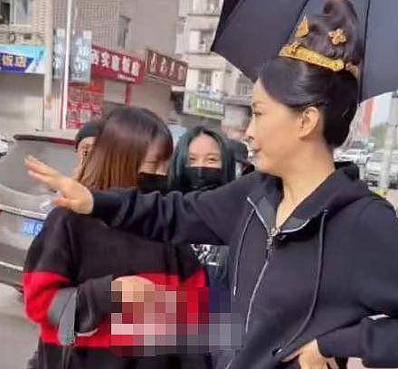 知名女星嫁给澳籍华人，46岁的她近照曝光：憔悴沧桑老态尽显，面部肿胀松垮发福（组图） - 5