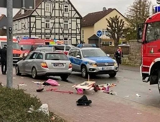 德国爆血腥袭击，19人死伤，司机驾车冲上行人区疯狂撞人（组图） - 10