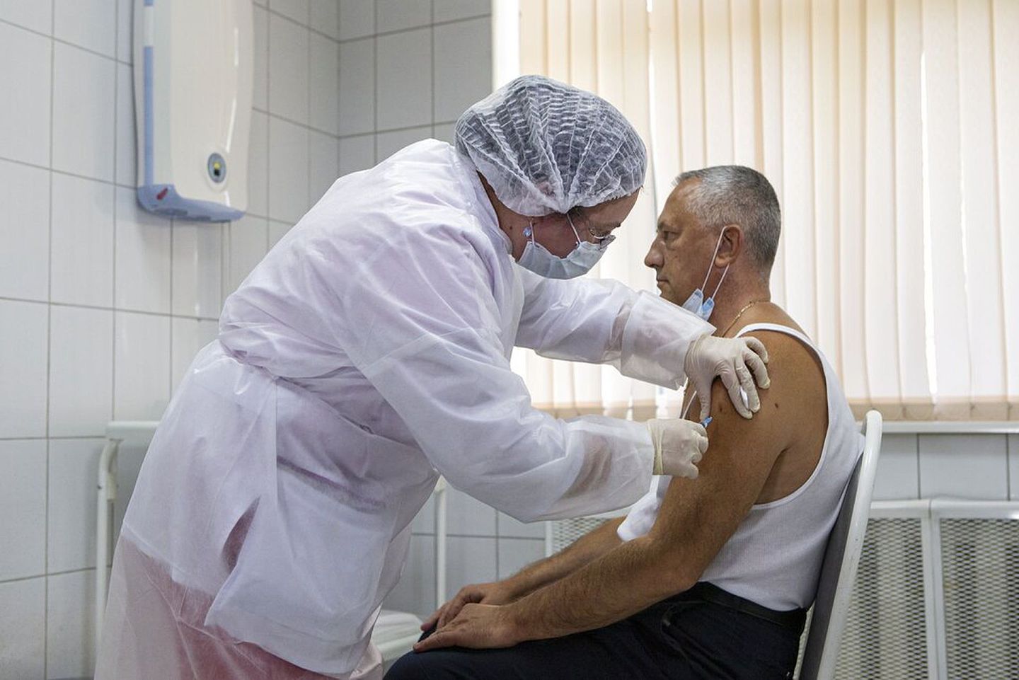 辉瑞新冠疫苗公布其高达九成的有效率后，俄罗斯疫苗Sputnik V在两日后也声称其有效率达92%。（AP）
