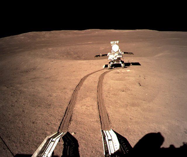 中国此前已经将两台静态着陆器与玉兔车送上月球。