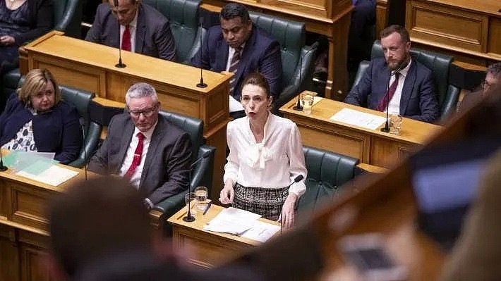 今天，新西兰宣布进入“紧急状态”！总理被批“光说不做”，这件事上更是全球最差…（组图） - 2