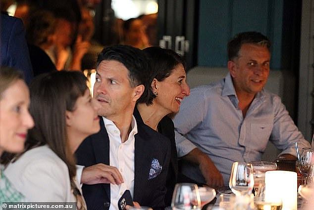 新州州长在悉尼中餐厅聚餐被拍！澳媒：抗过了疫情+地下恋情，终于如释重负（组图） - 3