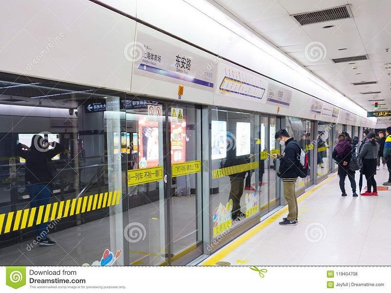 人上海地铁车站，中国-119404708.jpg,0