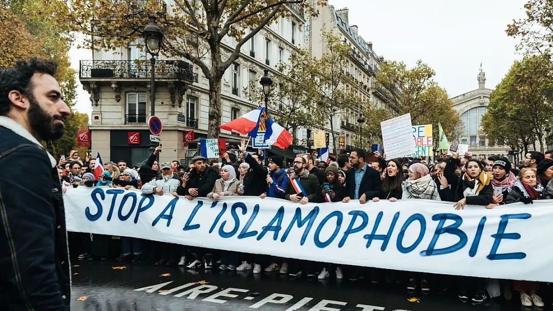动真格的了！法国政府下令解散伊斯兰团体，关闭清真寺6个月（视频/组图） - 3