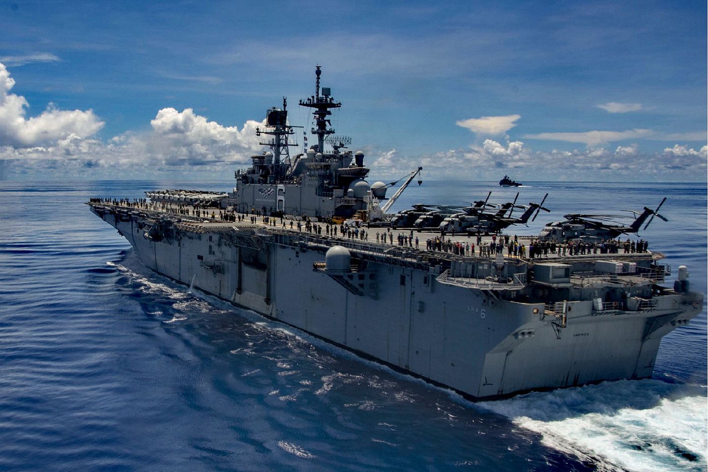 2020年9月下旬，美军在关岛附近举行大规模演习。（美国海军官网）
