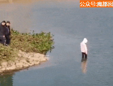 见死不救？中国警方亲眼看着女孩被活活溺亡？现场完整视频流出！真相曝光（视频/组图） - 83