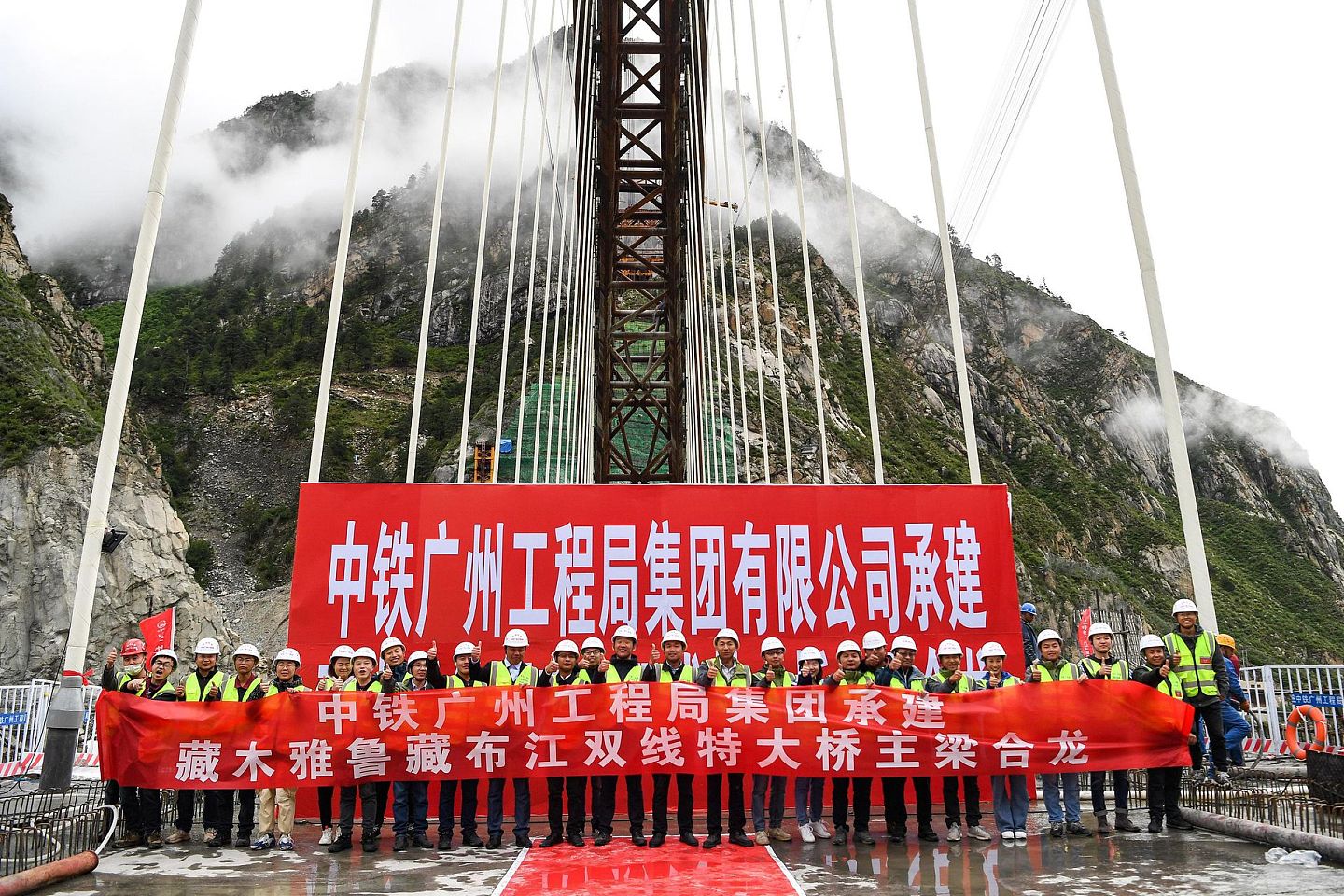 中国正在加大对雅鲁藏布江的基础设施建设，这包括承建大桥和水电站等。 （人民视觉）
