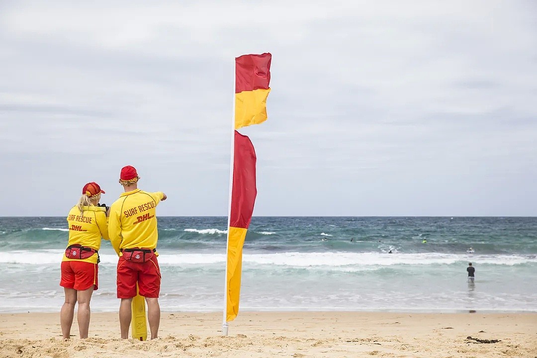 昆州海滩发生溺水事件，两男被巨浪卷走身亡！华人游客涉水事故频发，澳海滩隐藏“致命陷阱” - 29