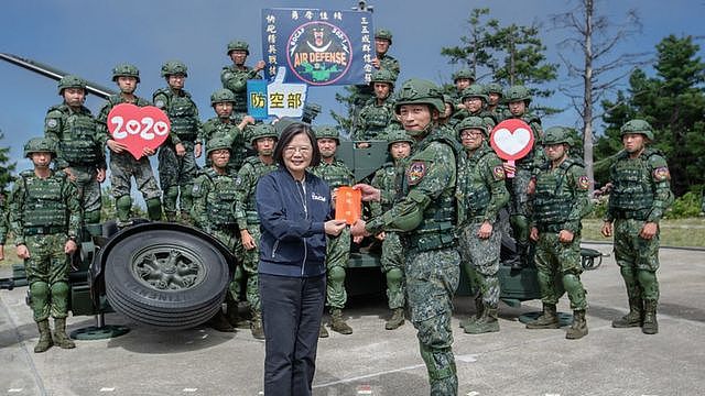 位于台湾西北部新竹高山的乐山雷达基地主要是面对台湾西部，面对台湾海峡。