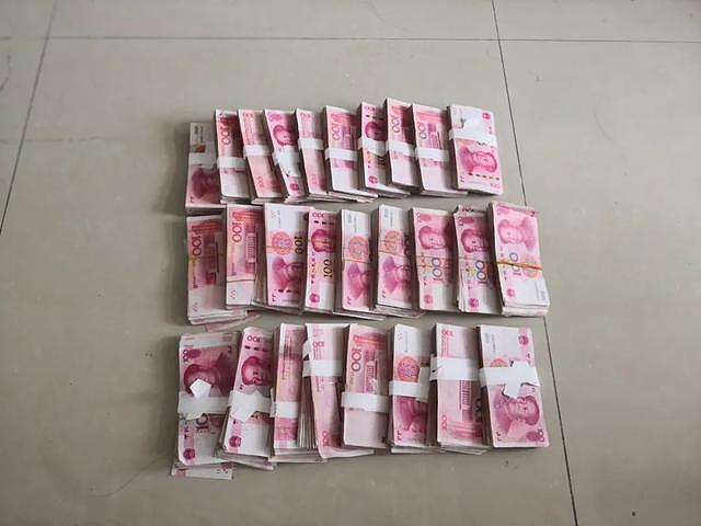 被悬赏30万的90后女黑老大：吸收20