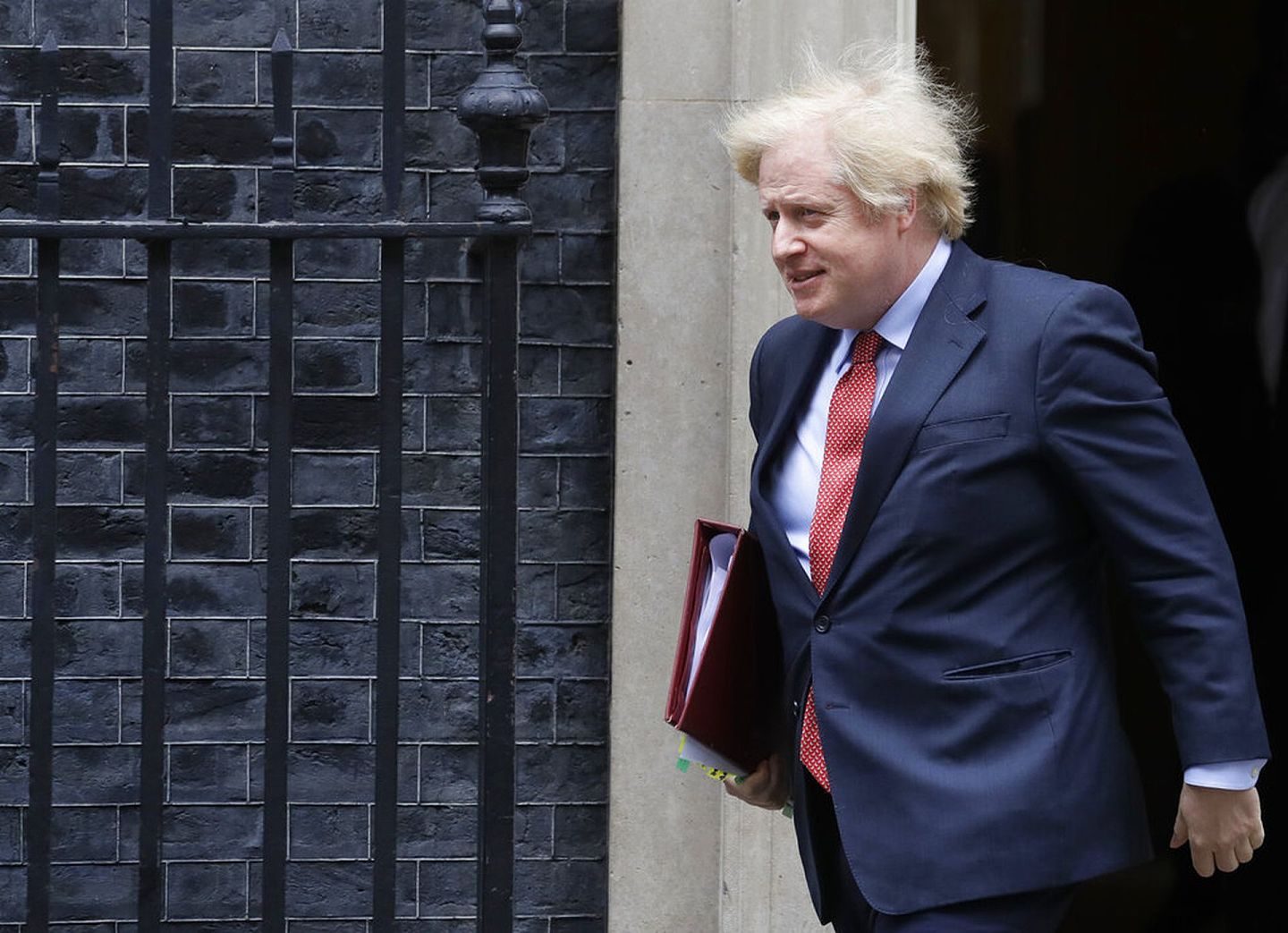 英国首相约翰逊（Boris Johnson）政府早在2020年7月14日时就做出决定，将停止在英国的5G建设中使用华为设备，但是在落实这一项计划时是分步走的。（AP）
