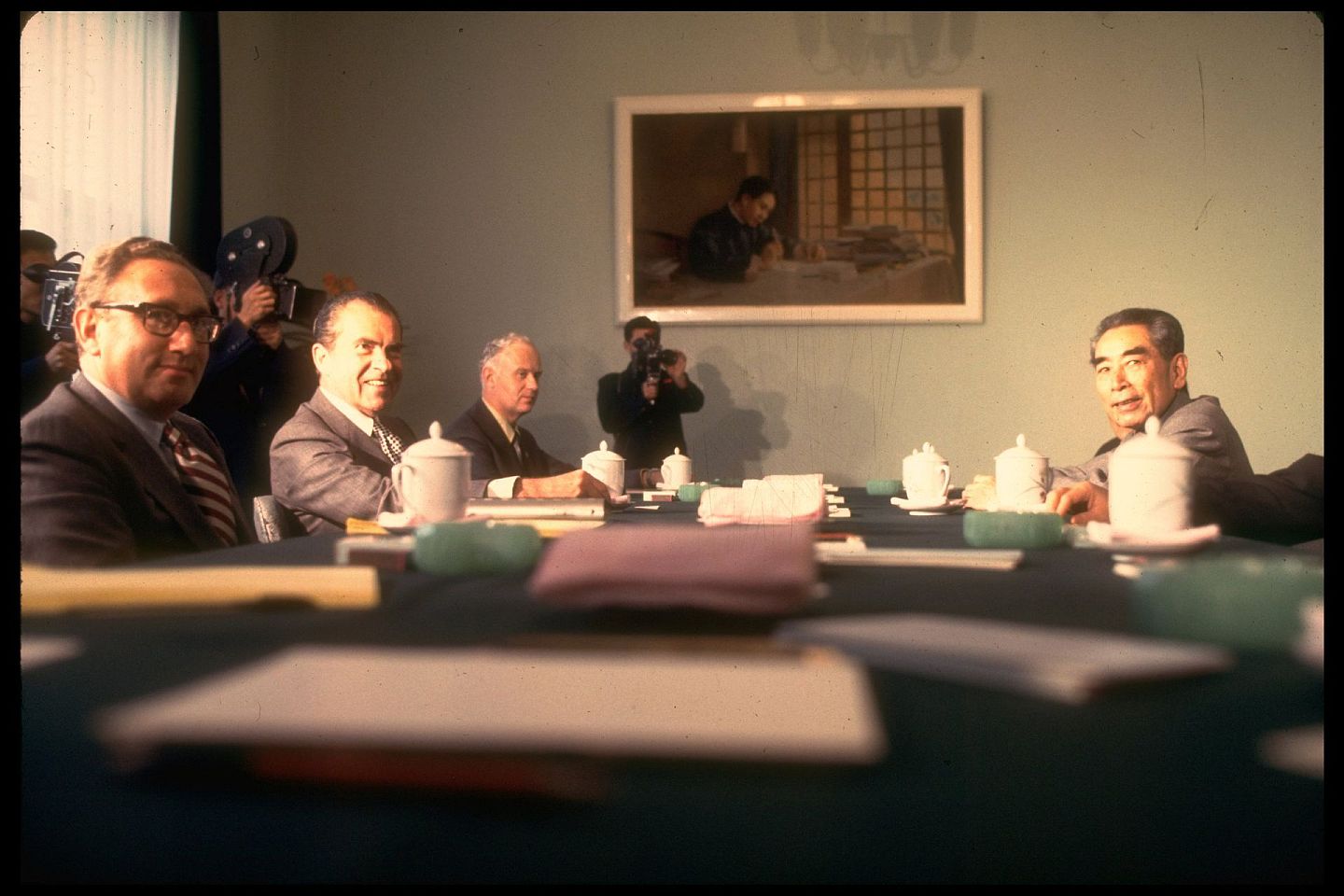 1972年2月21日，时任中国总理周恩来与基辛格会谈。（视觉中国）