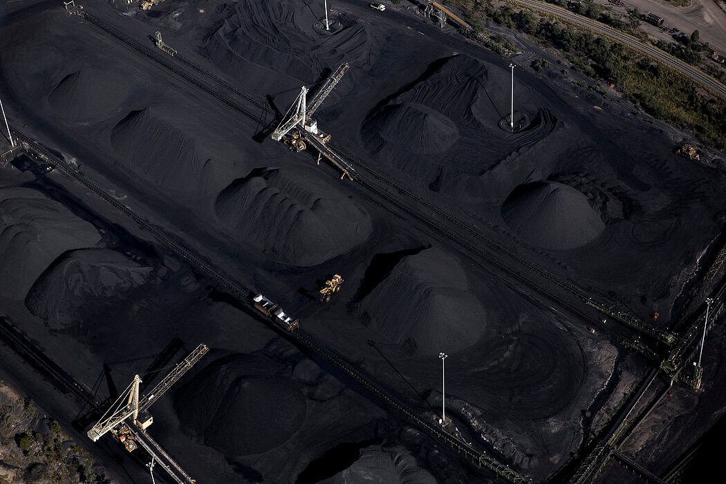 从空中俯瞰澳大利亚昆士兰州的柯林斯维尔煤矿。 在过去的30年中，澳大利亚的煤炭产量增长了一倍以上。