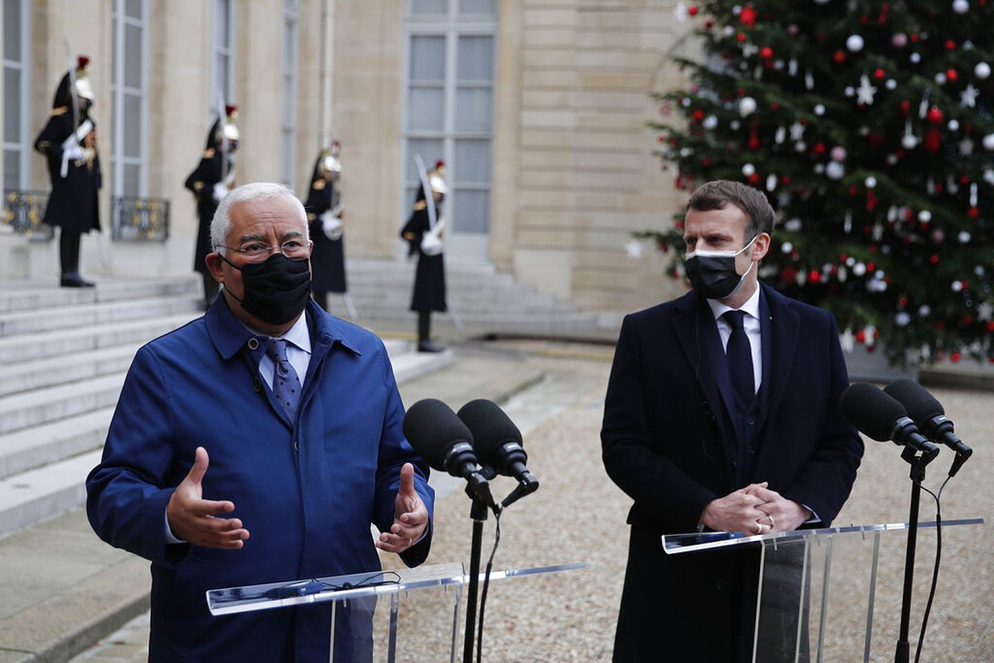 马克龙12月16日在法国总统府会见葡萄牙总理科斯塔（Antonio Costa）。（AP）